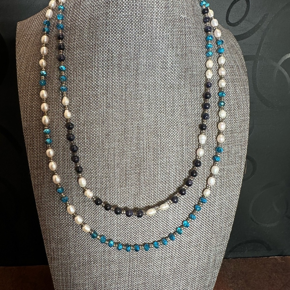 Elegant Pearl and Bead Necklace
